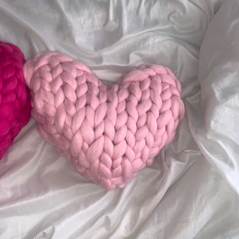 Heart shaped pillows - Picture 6 of 8